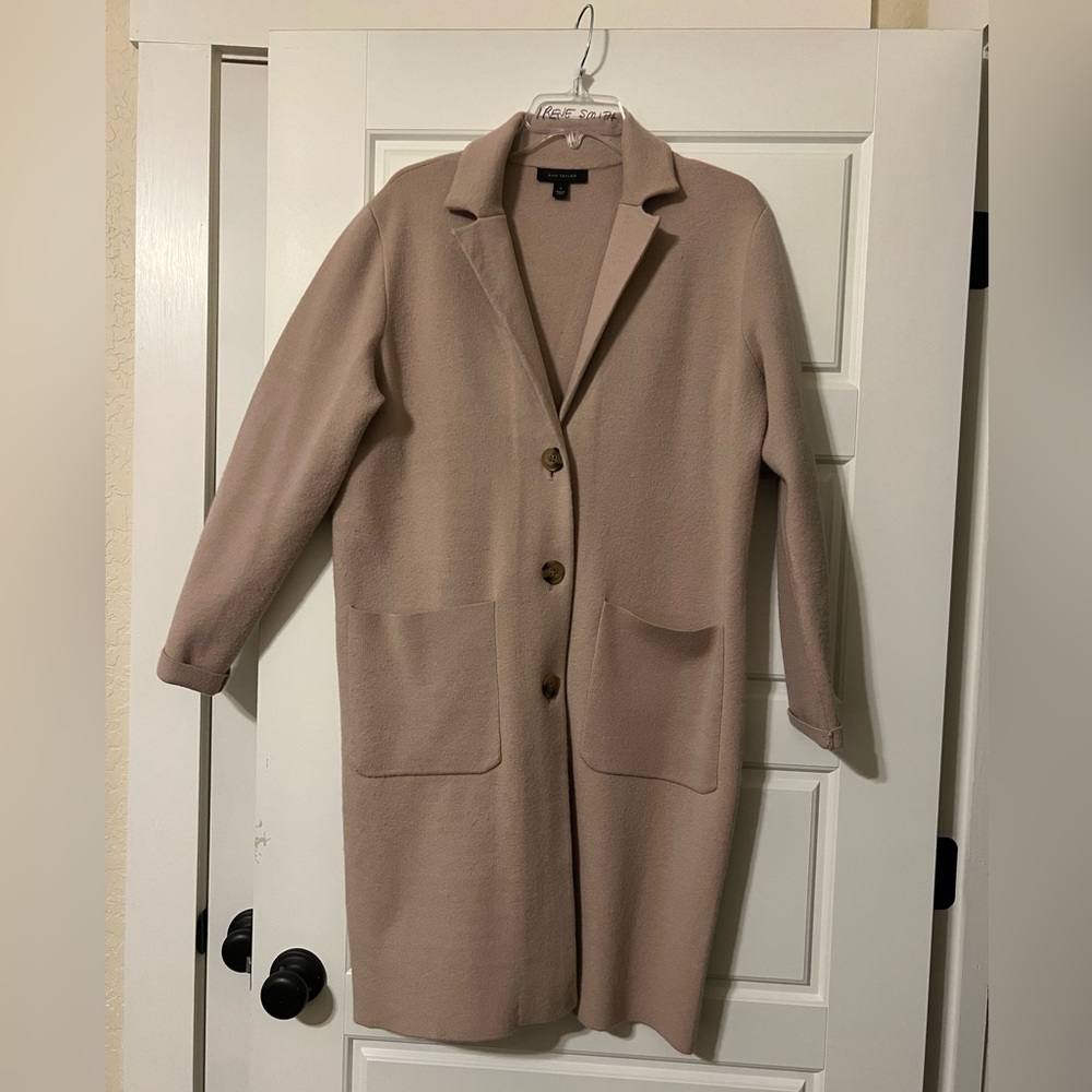 Ann Taylor Soft Light Camel Knit Sweater/Coat Size M